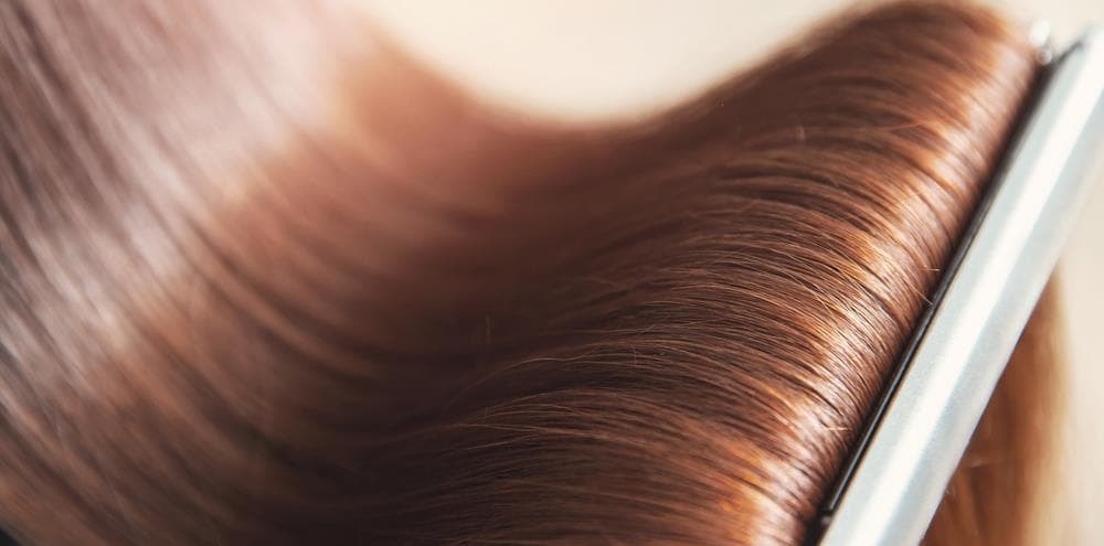 ¿Qué es el tratamiento de keratina y cómo beneficia a tu cabello?